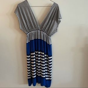 🔴 NWOT J Valdi striped v-neck dress